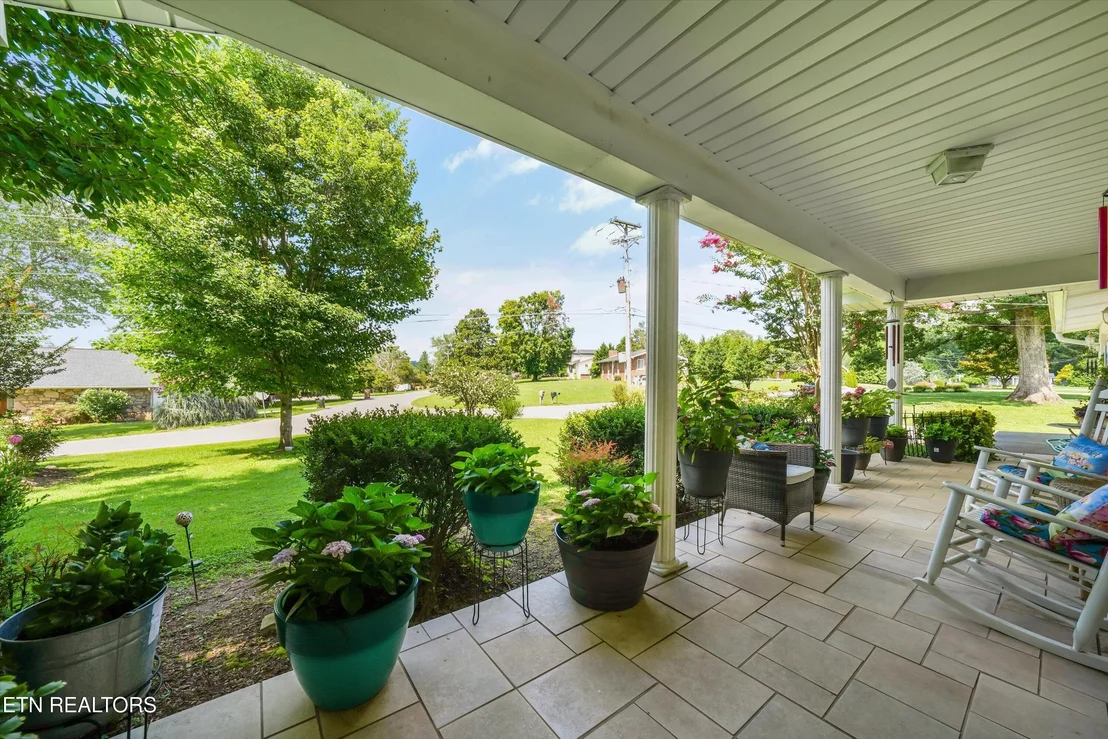 Photo of 1335 Beechview Drive