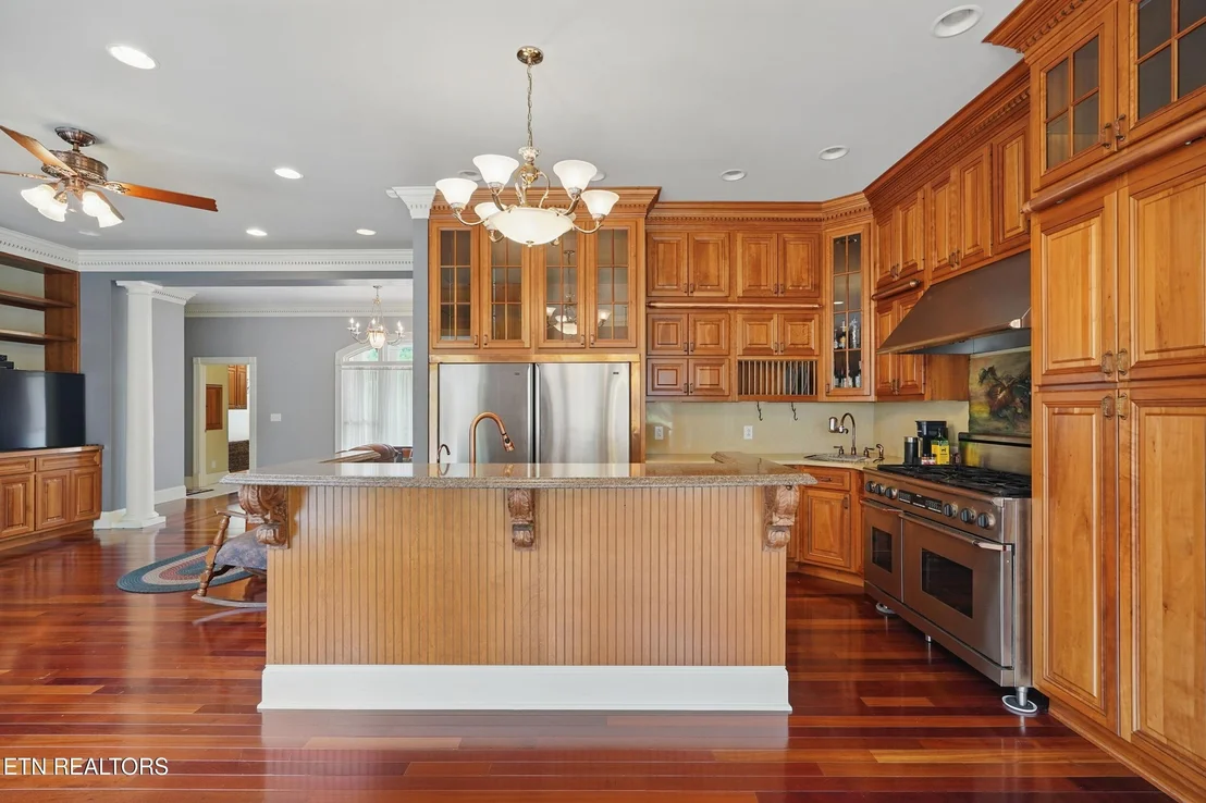 Photo of 6005 Powell Valley Rd