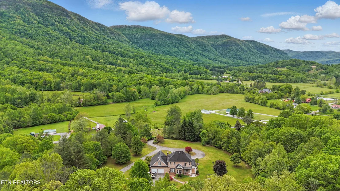 Photo of 6005 Powell Valley Rd