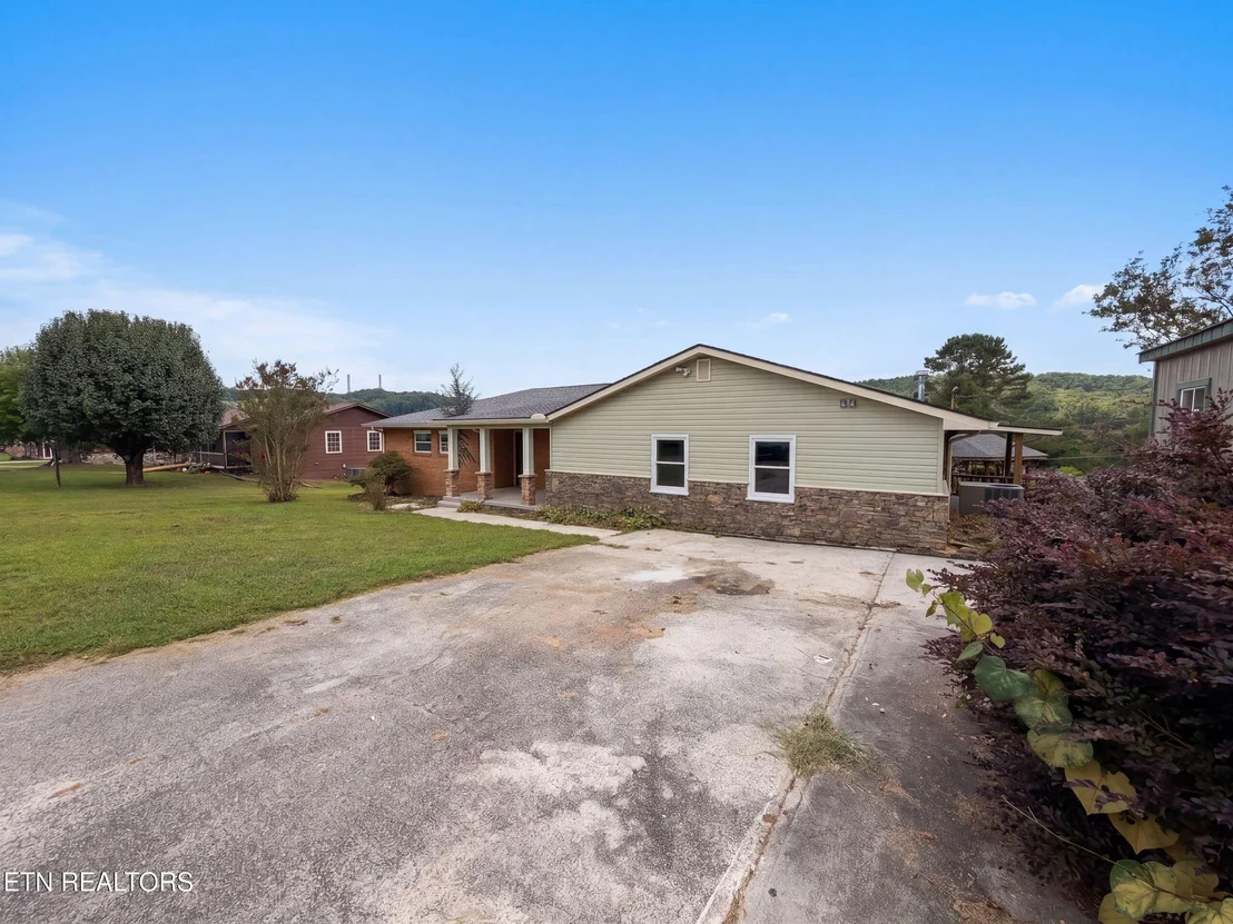 Photo of 302 Sunset Lane