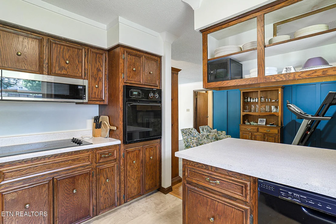 Photo of 146 Vanderview Drive