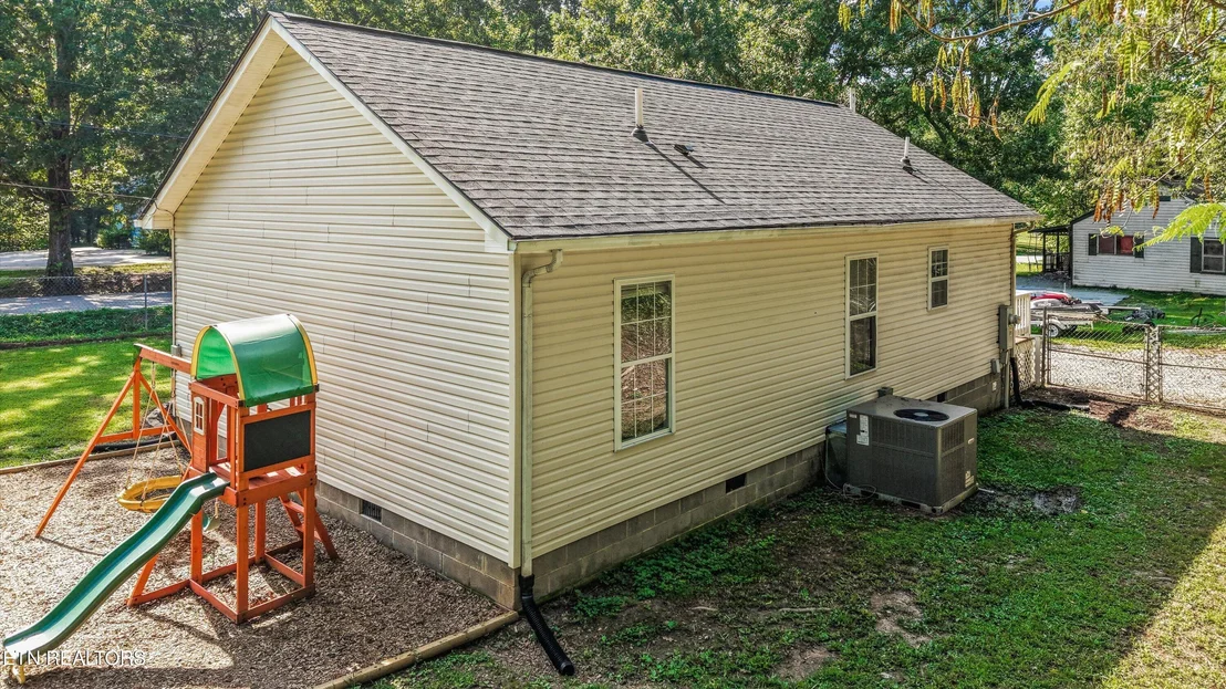 Photo of 1392 James Ferry Rd