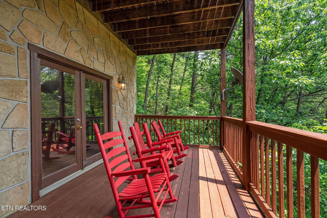 Photo of 928 Falcon View Way