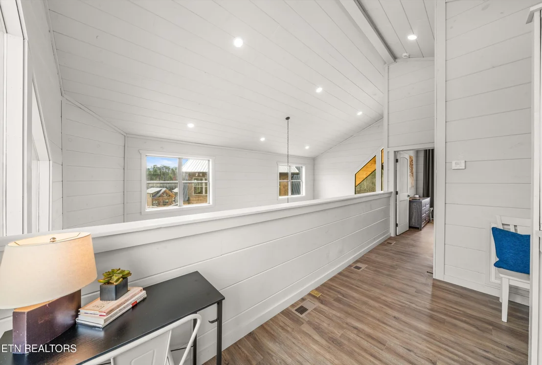 Photo of 2876 Sequoia Rd