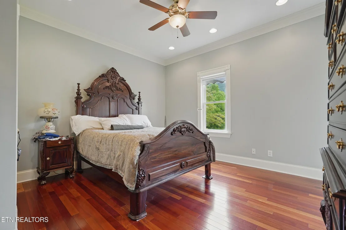 Photo of 6005 Powell Valley Rd