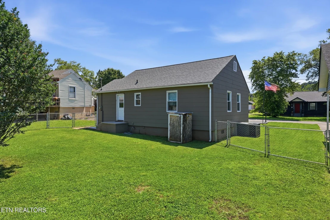 Photo of 1128 Huffland Drive