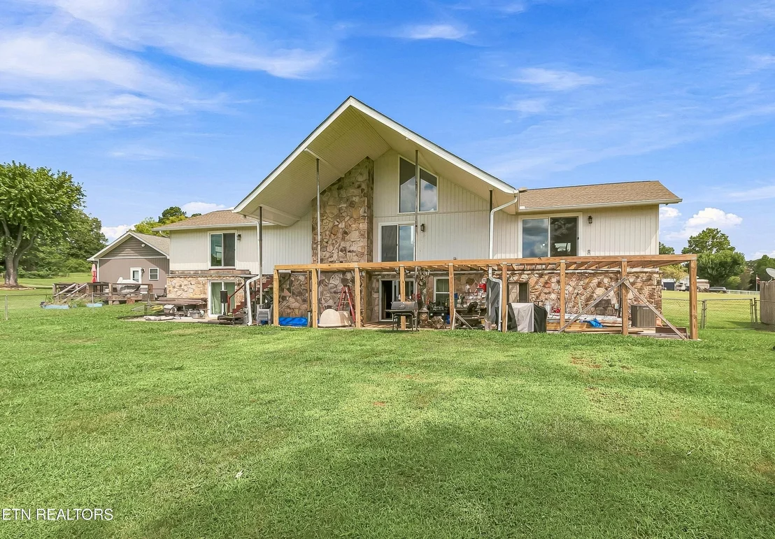 Photo of 382 Edgelake Drive