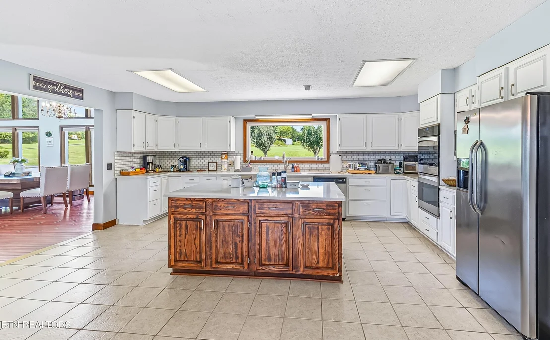 Photo of 382 Edgelake Drive
