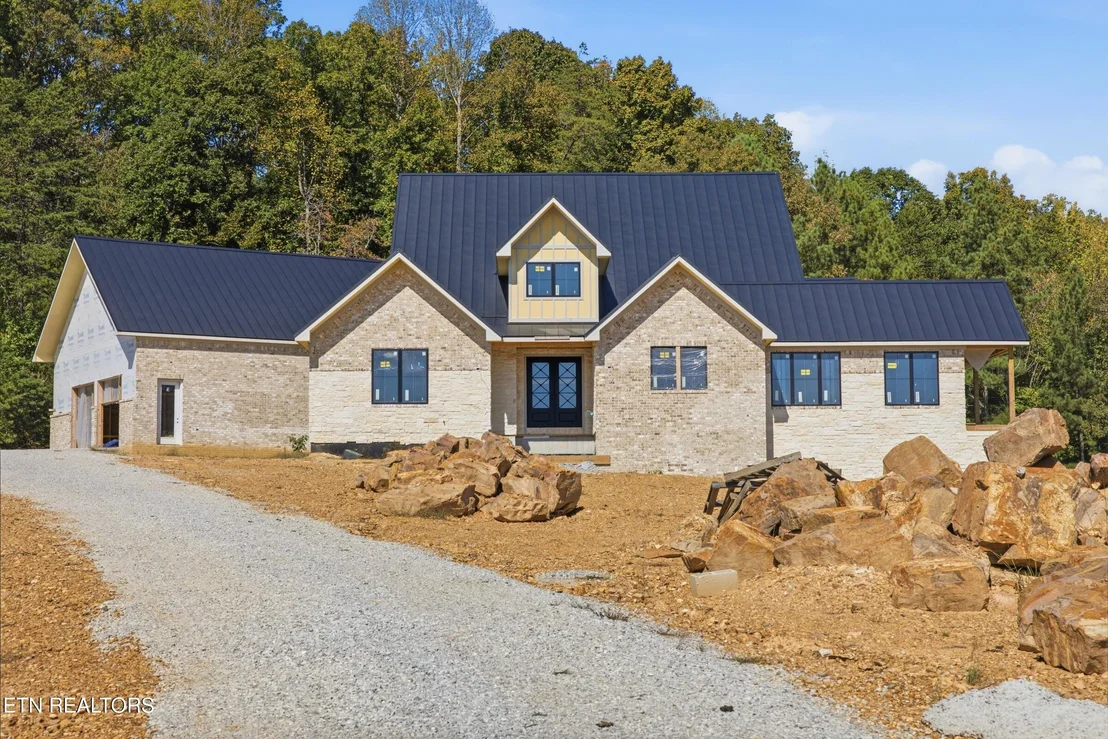 Photo of 325 Enclave Way