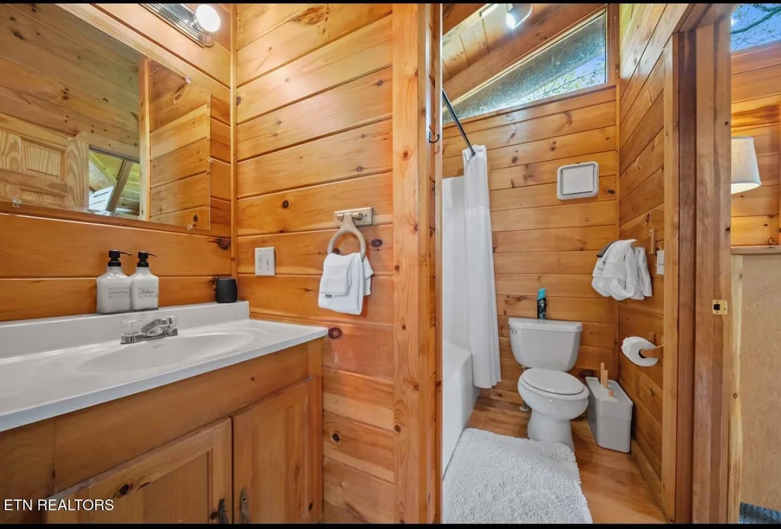 Photo of 2864 Pine Haven Drive