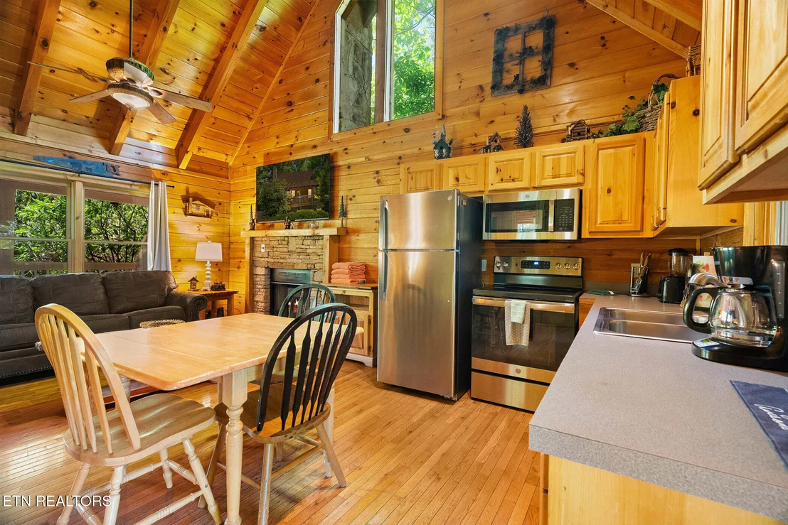Photo of 746 Nighthawk Way