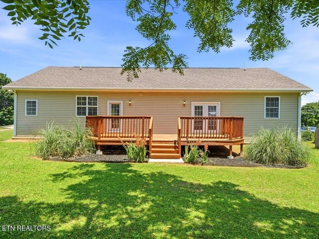 Photo of 985 Claudette Drive