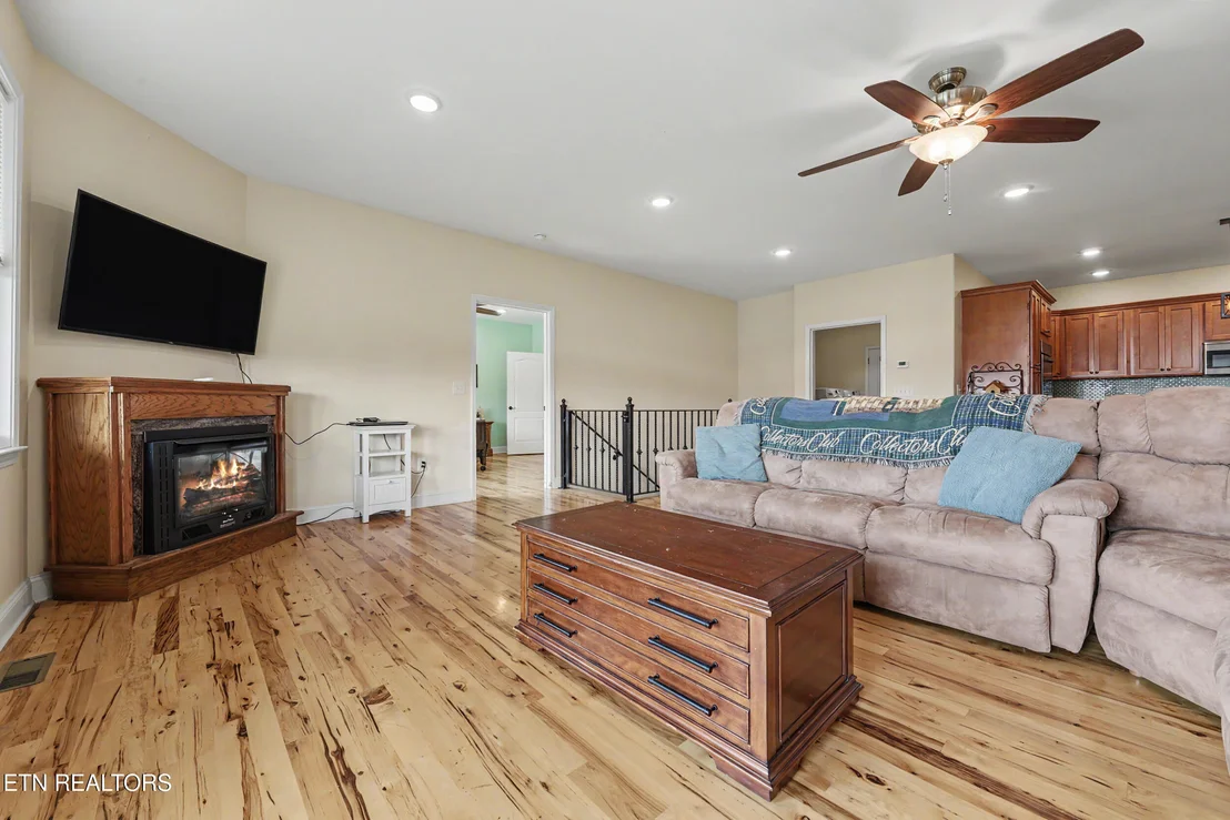 Photo of 1090 Shell Rd