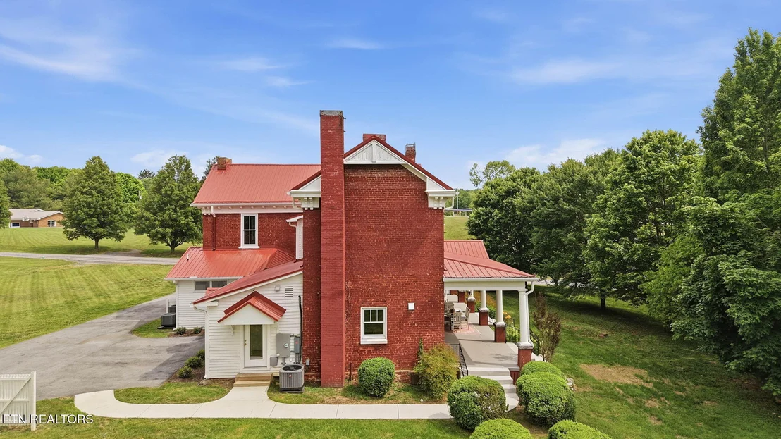 Photo of 240 Maplehurst Lane