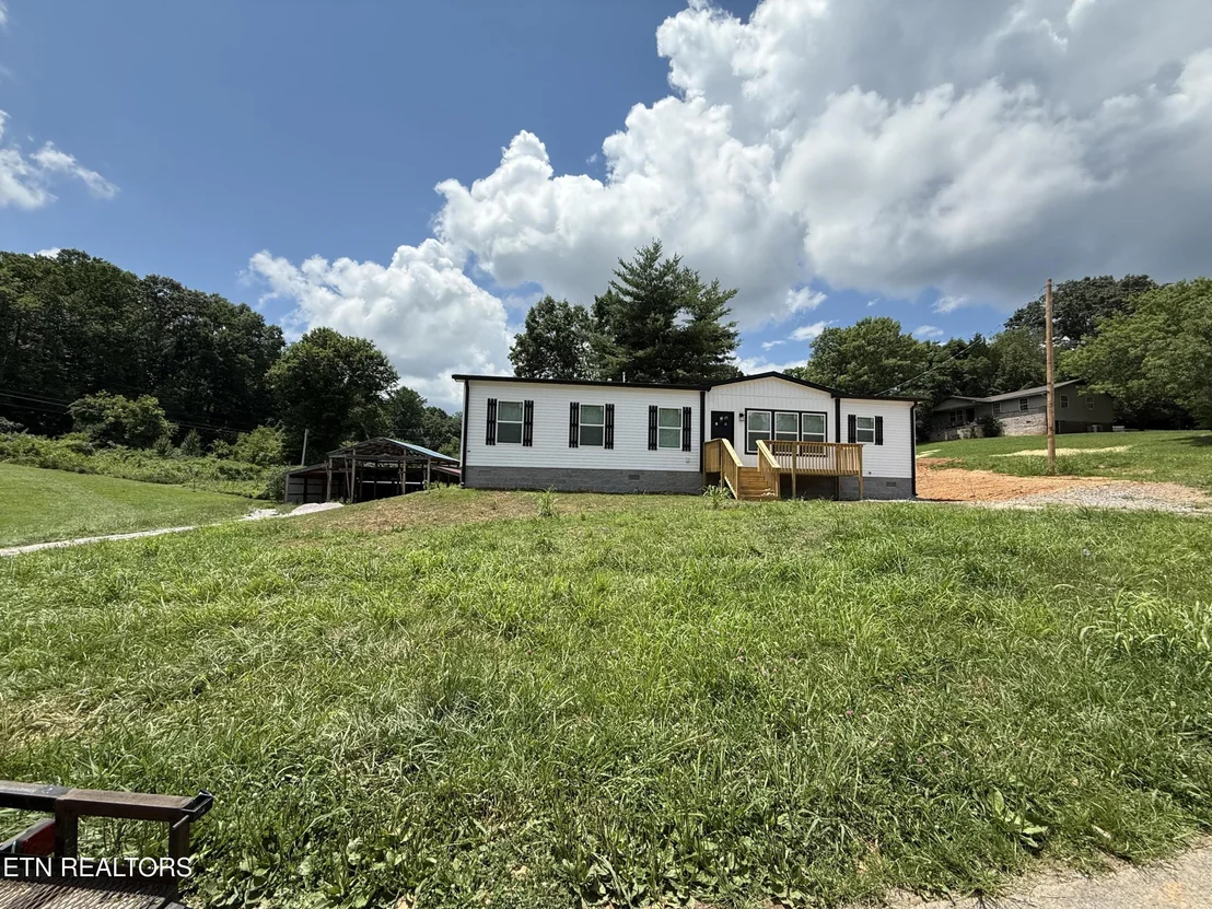 Photo of 705 Robin Drive