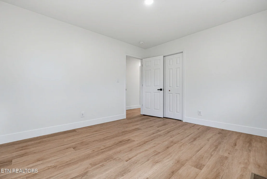 Photo of 845 W Outer Drive