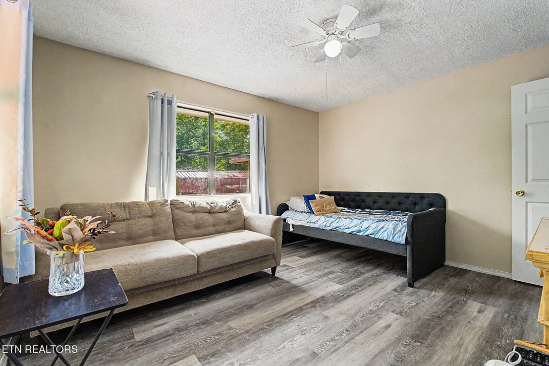 Photo of 2136 Daisy Tr