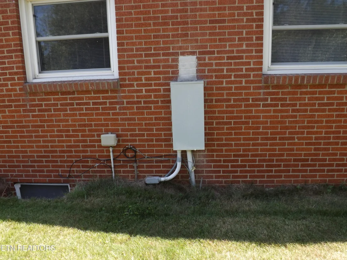 Photo of 188 White Ave