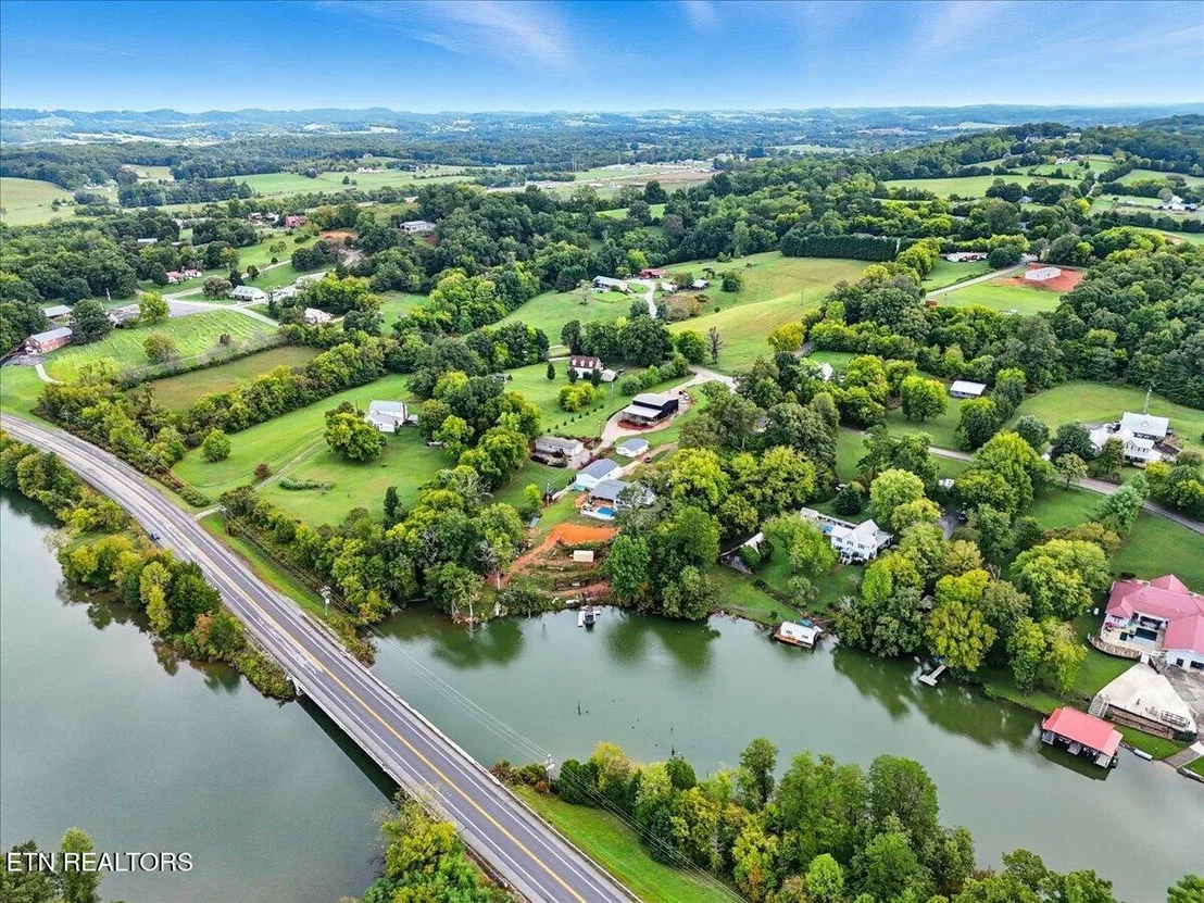 Photo of 340 Trigonia Rd