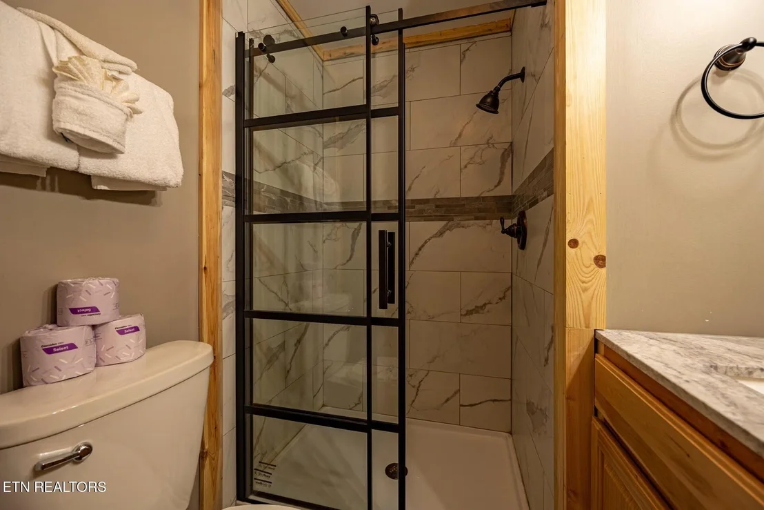 Photo of 170 Showplace Blvd