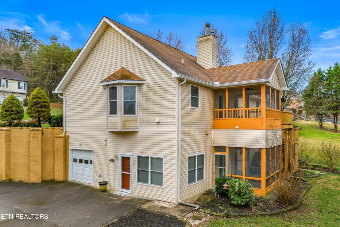Photo of 1401 Brookfield Drive