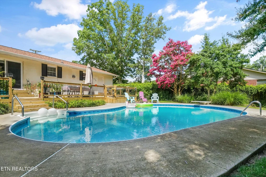 Photo of 1335 Beechview Drive
