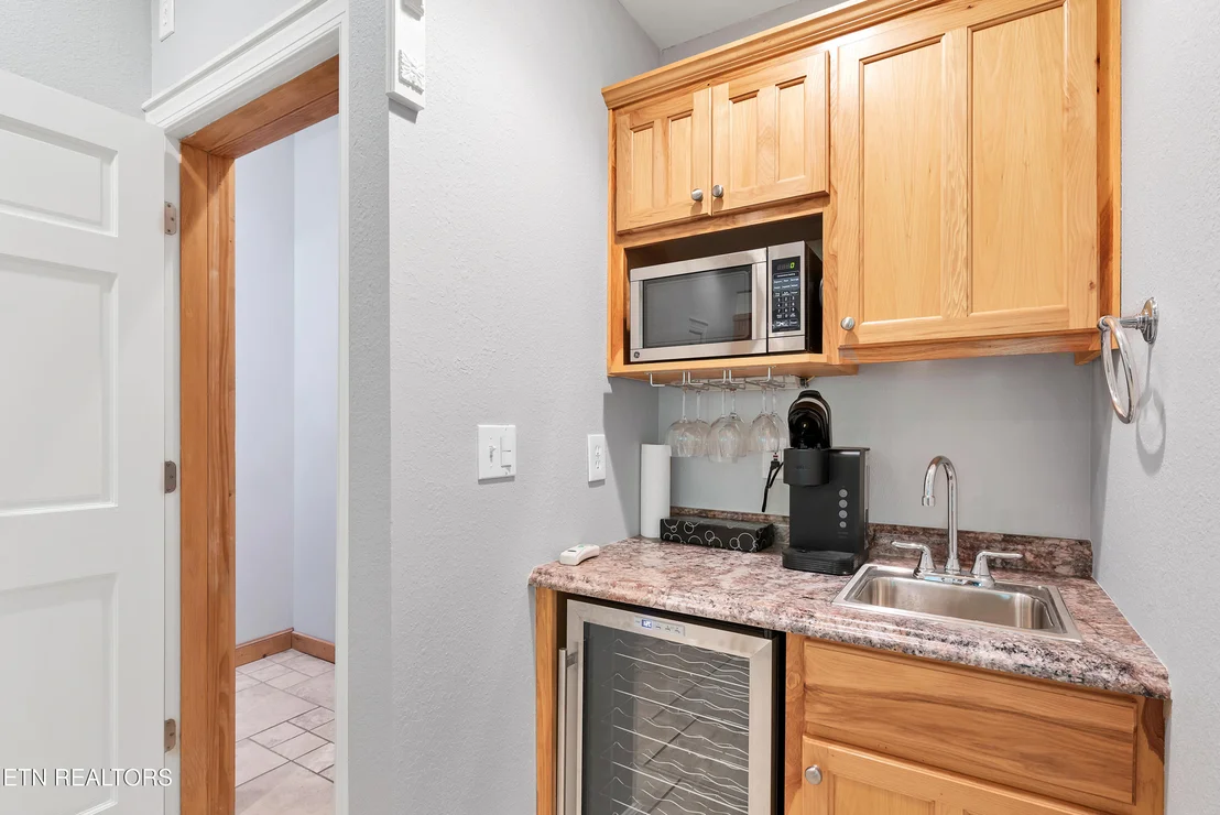 Photo of 374 Laurel Rd