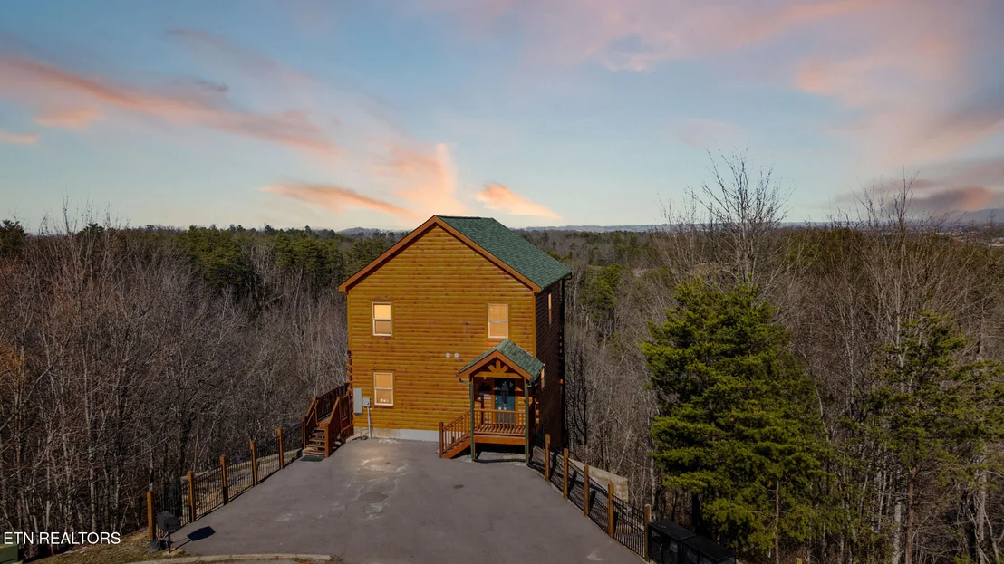 Photo of 1120 N Trail Drive