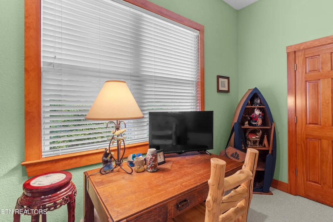 Photo of 122 Lakeside Trace