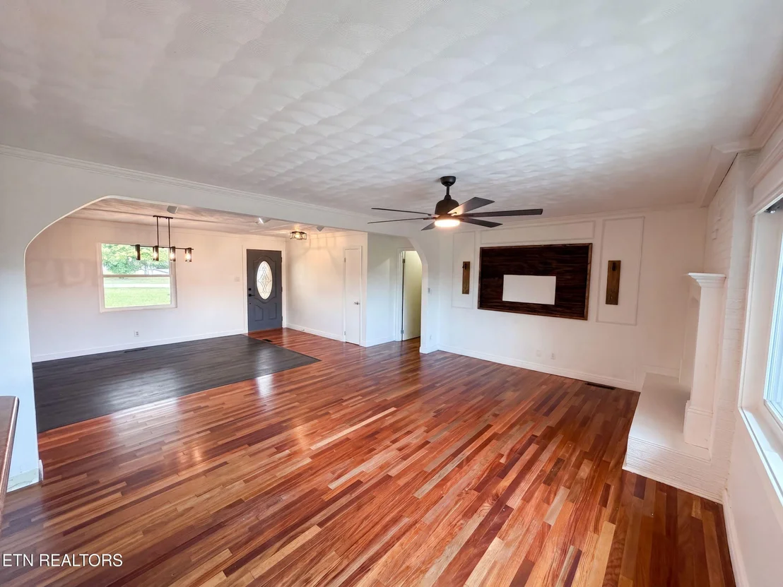 Photo of 302 Sunset Lane