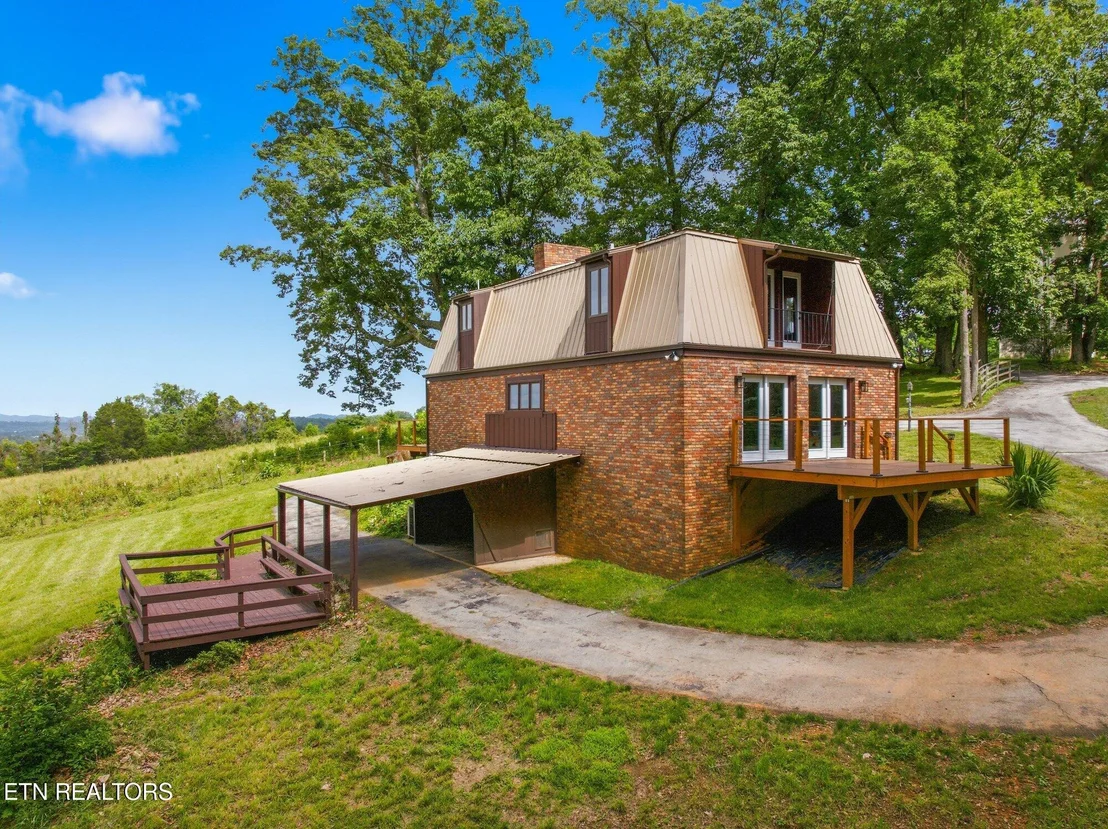 Photo of 960 Cave Rd