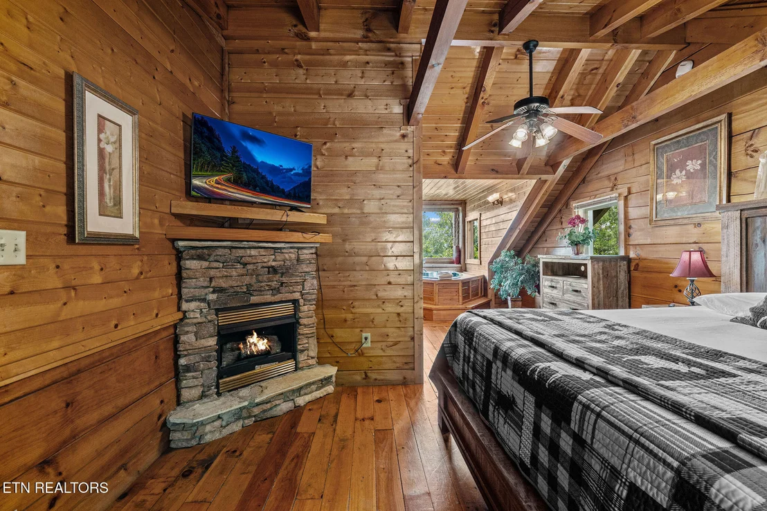 Photo of 928 Falcon View Way