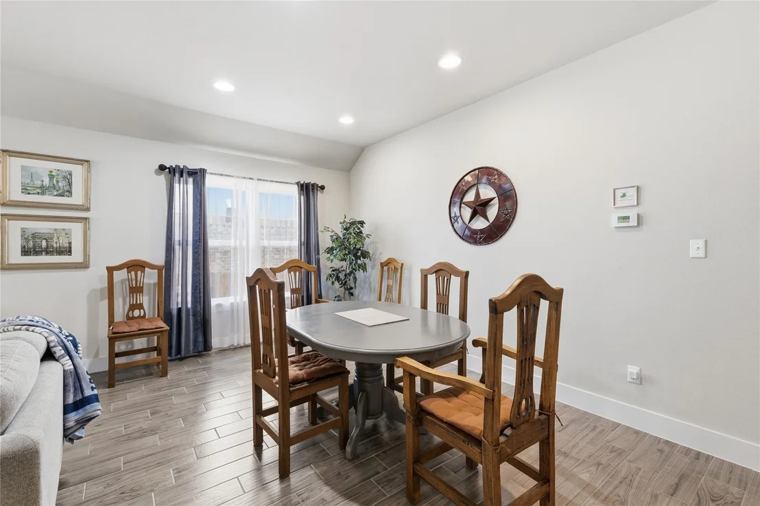Photo of 3543 Pauling LOOP