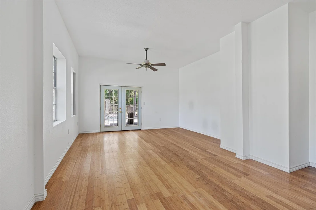 Photo of 601 Deertrail DR