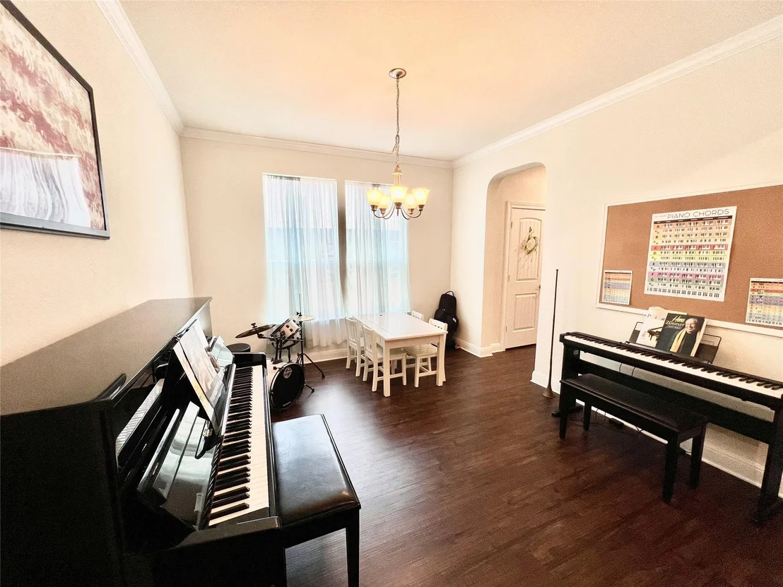 Photo of 504 Sheepshank DR