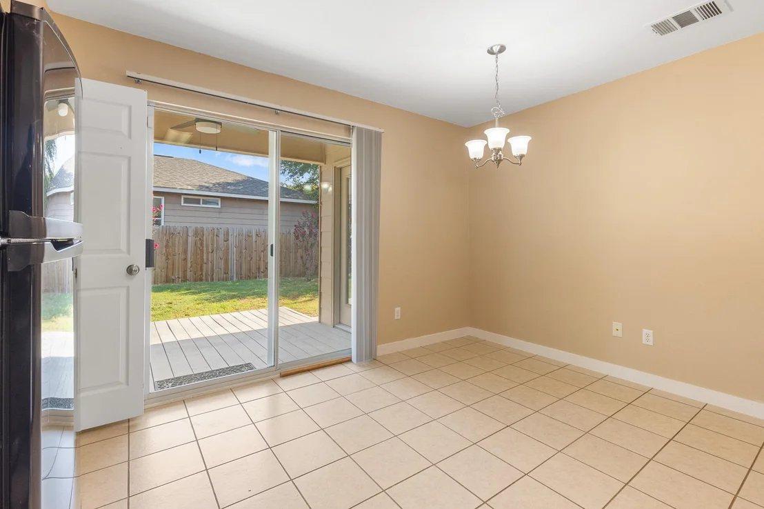 Photo of 148 Grazing Horse LN