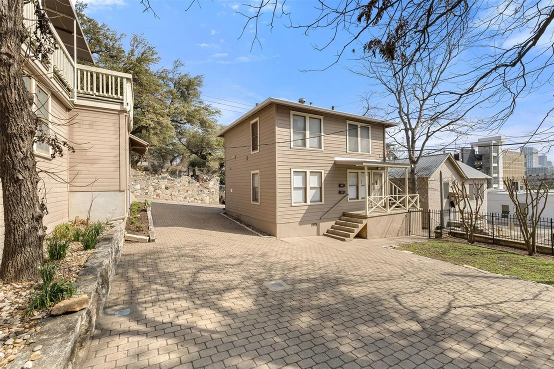 Photo of 613 Baylor ST