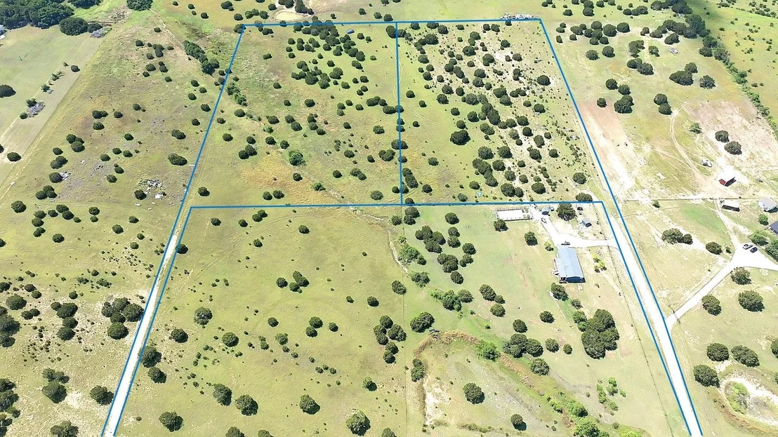 Photo of 121 Private Road 956 RD