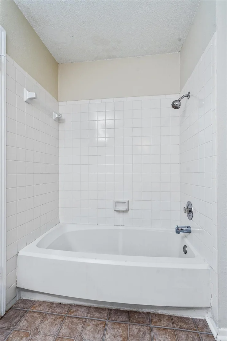 Photo of 1809 Heatherglen LN