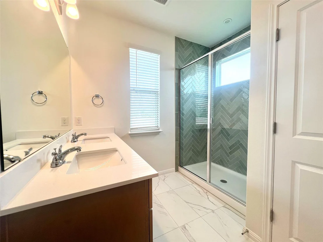Photo of 342 Young ST