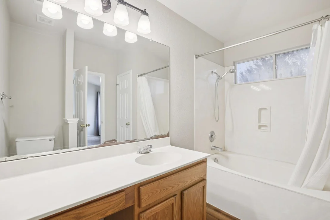 Photo of 1106 Henderson DR
