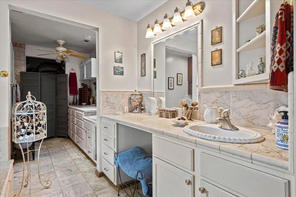 Photo of 3615 Peninsular DR
