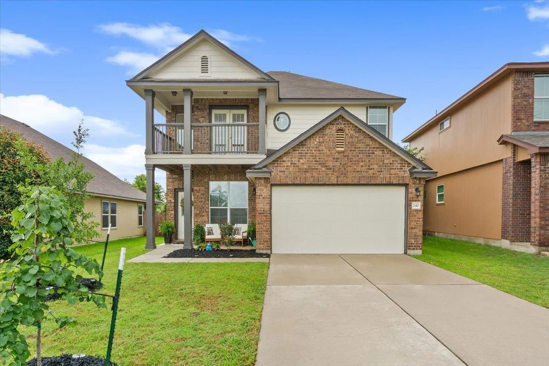 Photo of 240 Foster LN