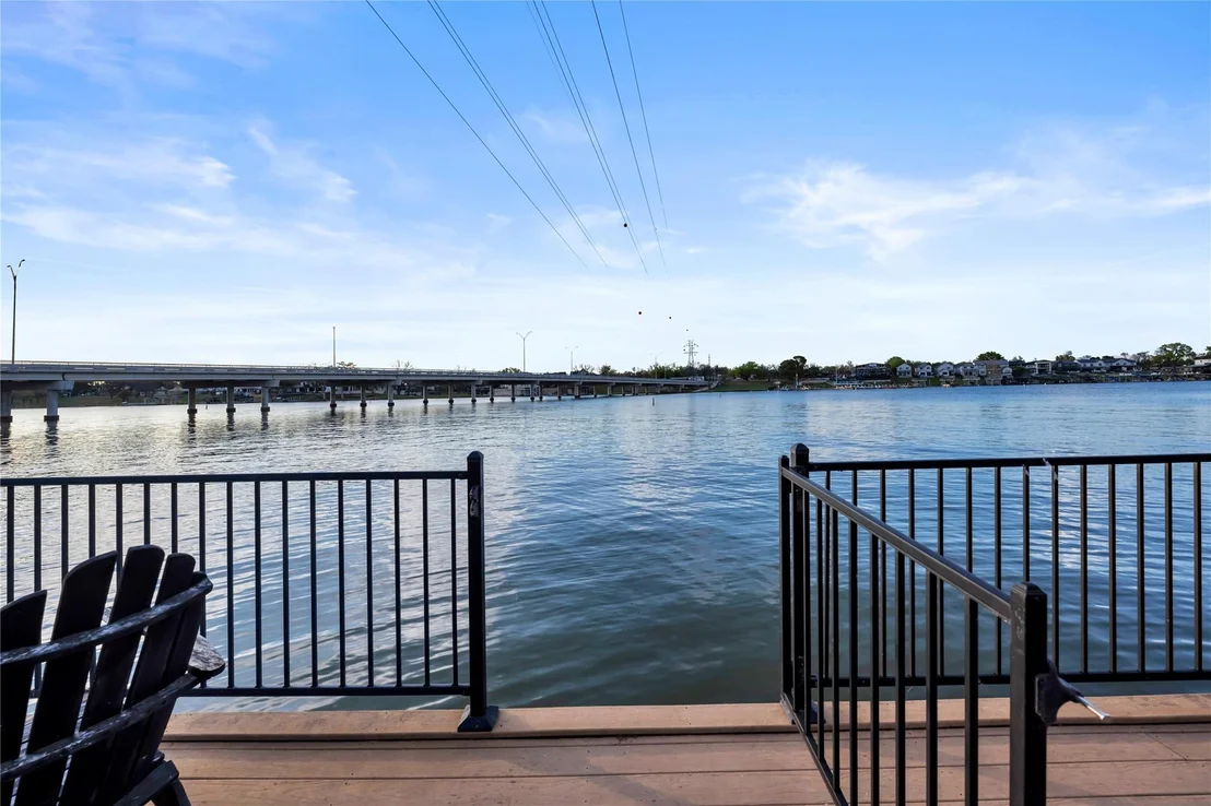Photo of 202 Bridgepoint DR
