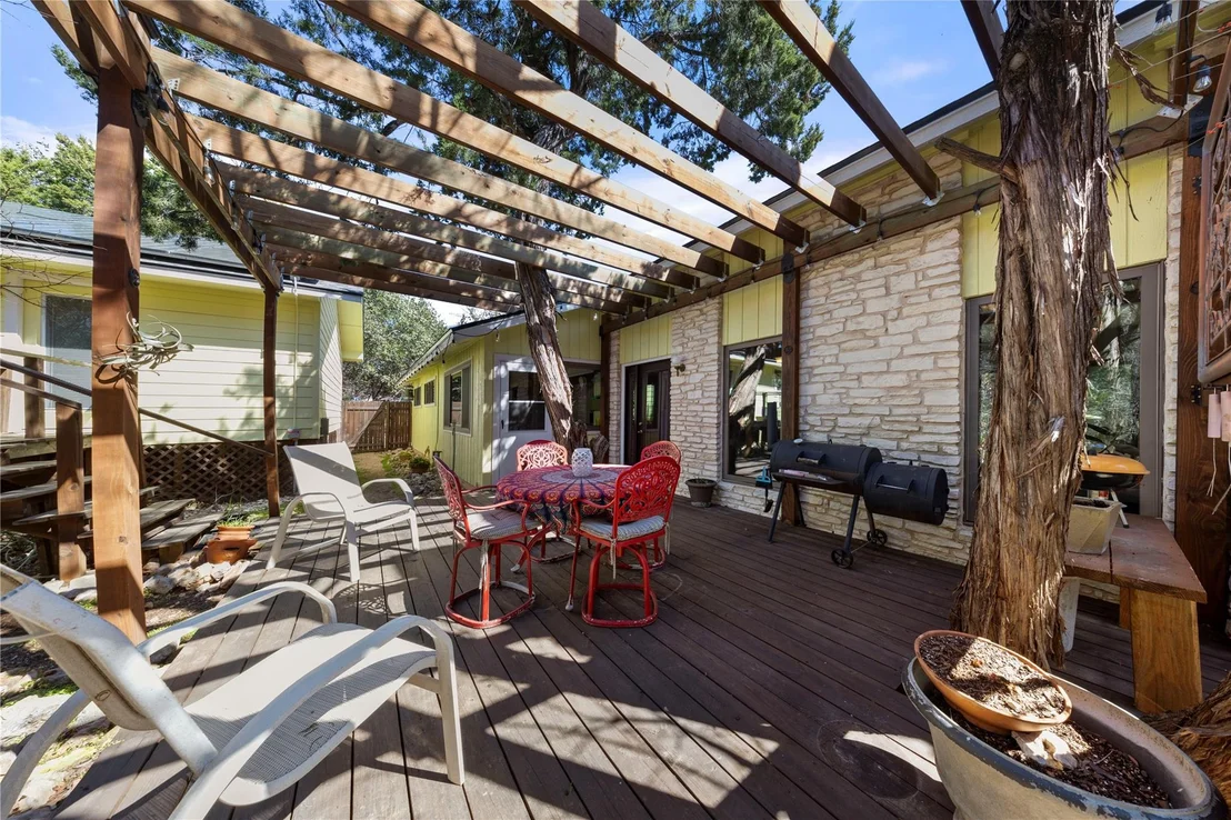 Photo of 305 Clear Springs RD