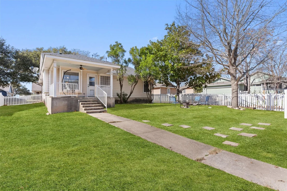 Photo of 4177 Mather
