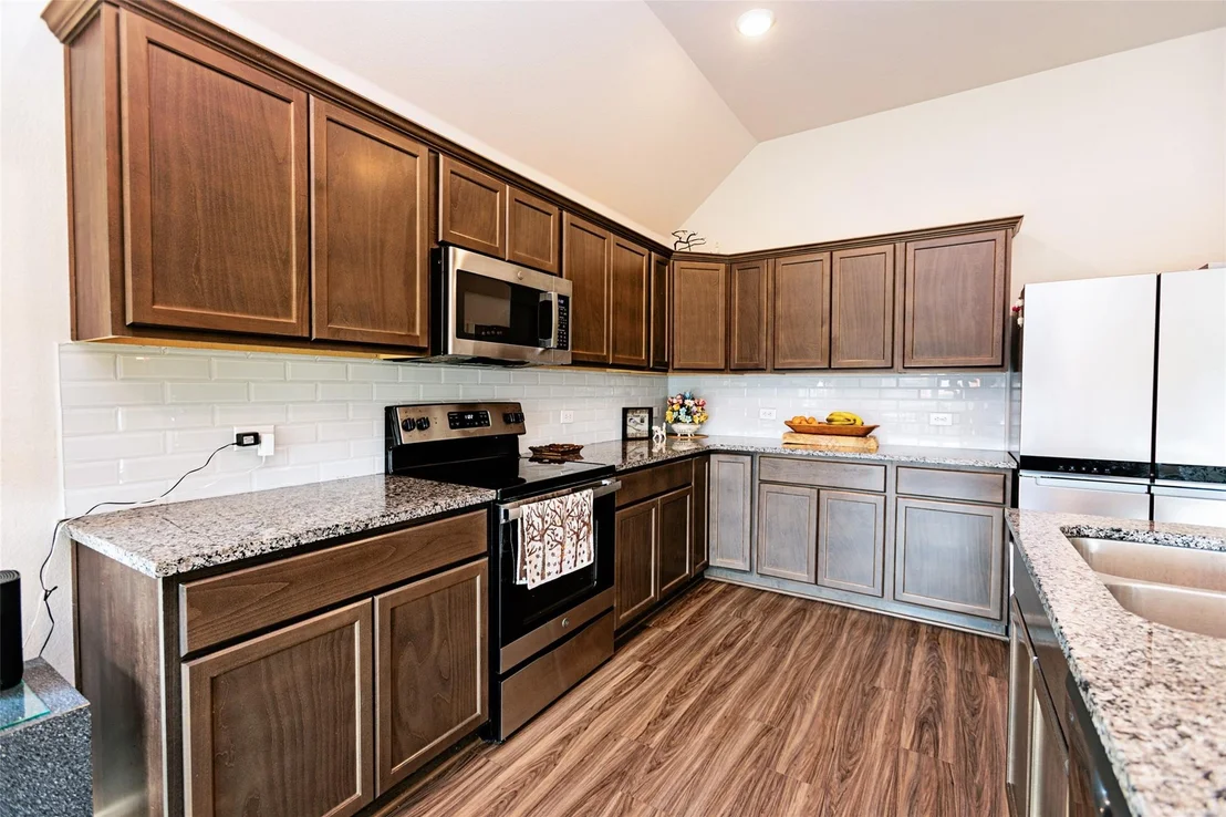 Photo of 903 Fallbrook DR