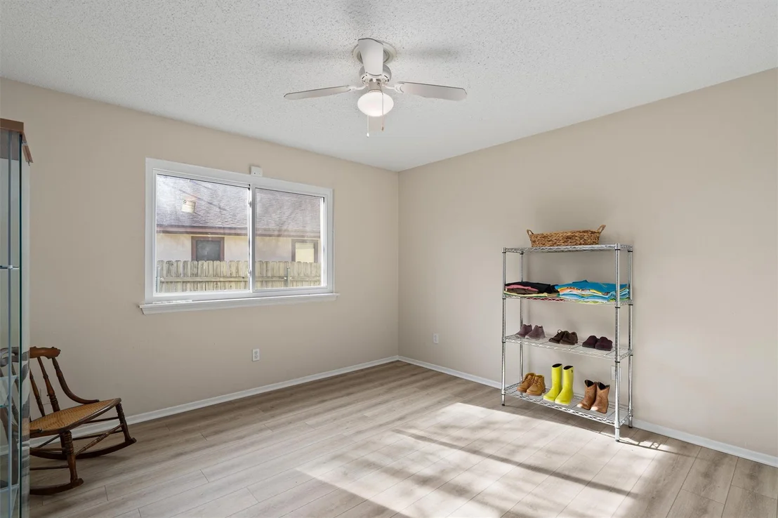 Photo of 1403 Alma DR