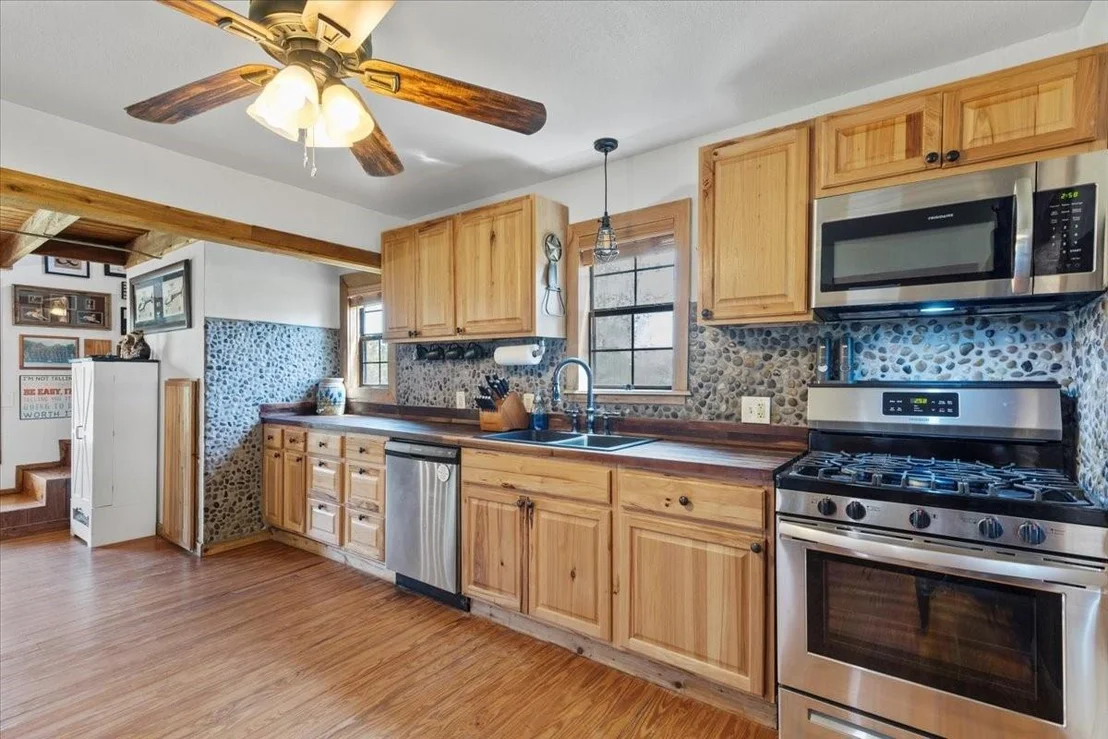 Photo of 414 Walnut Creek RD