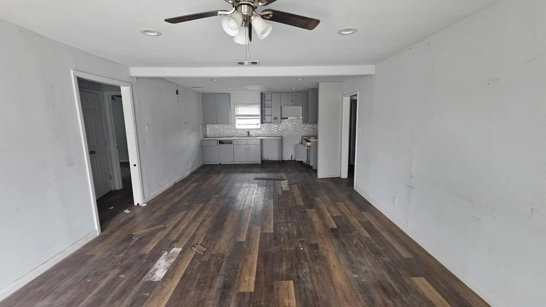 Photo of 407 Capitol DR
